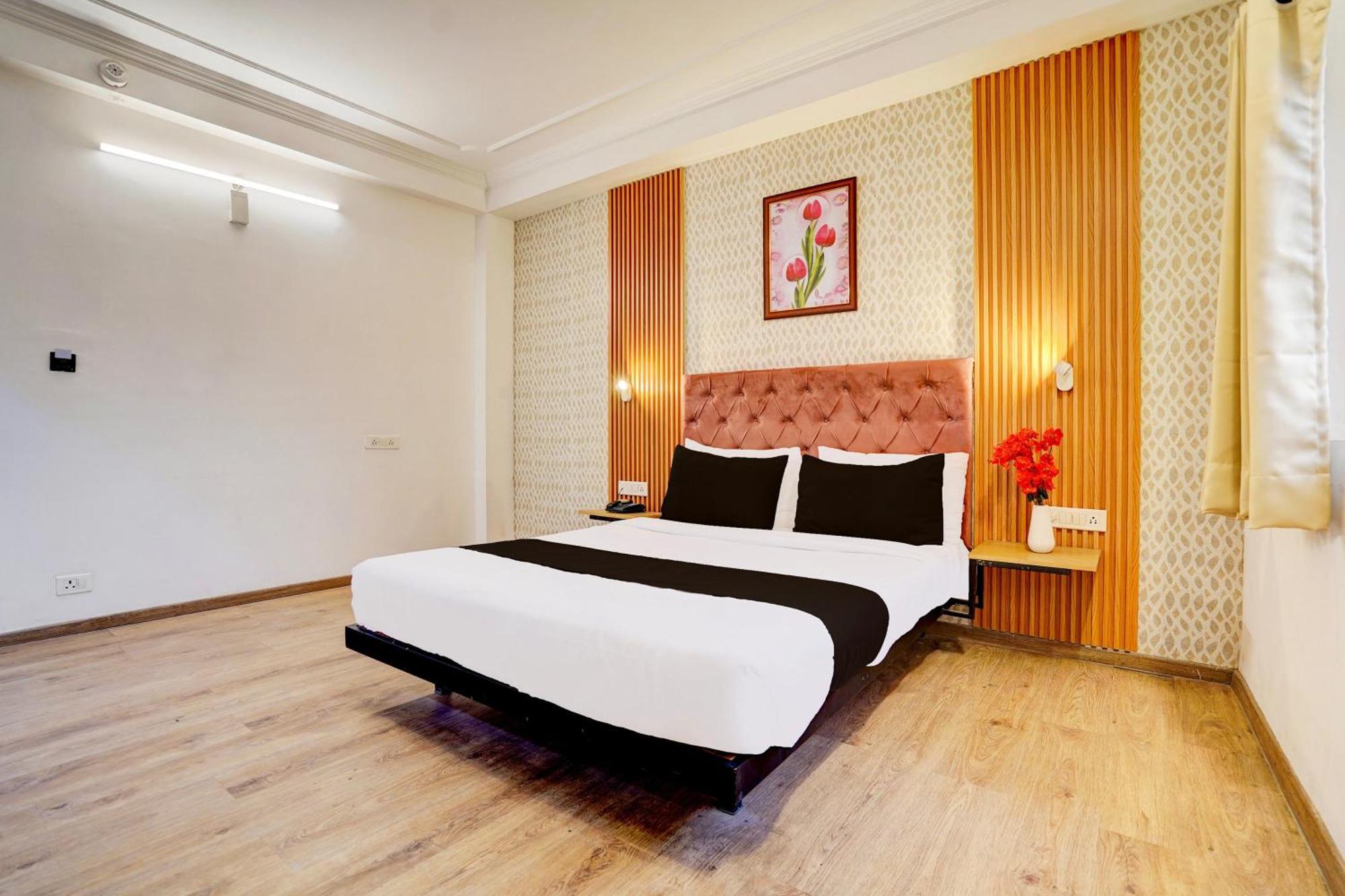 Super Townhouse Jageer Palace Near Mayapuri Chowk Nova Deli Exterior foto